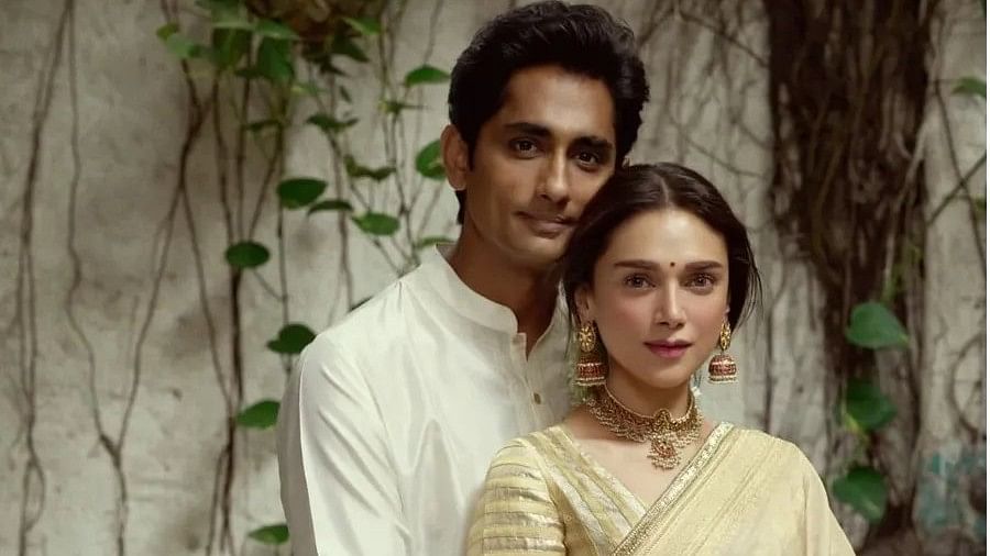 <div class="paragraphs"><p>Aditi Rao Hydari and Siddharth are now married.</p></div>