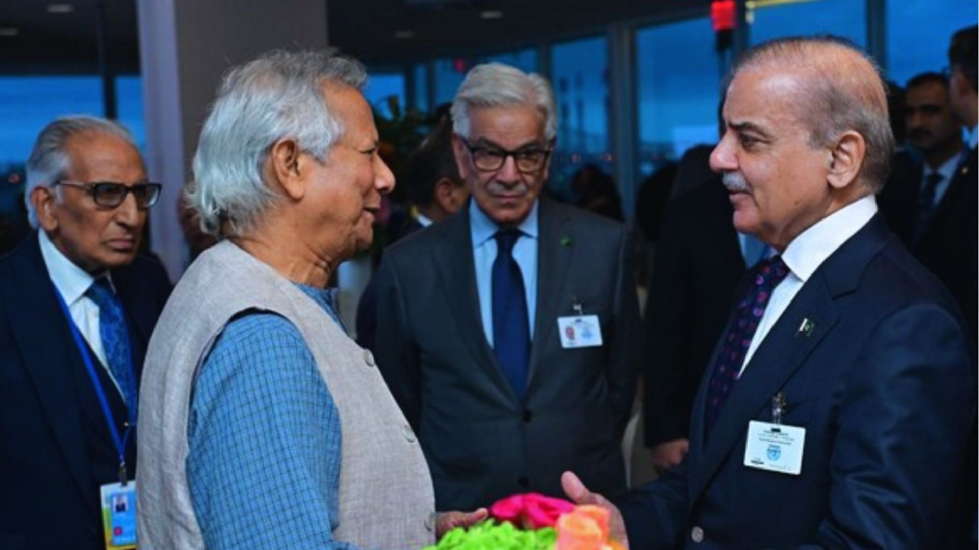 <div class="paragraphs"><p>On 25 September, Bangladesh's chief adviser, Muhammad Yunus, met Pakistan’s Prime Minister Shehbaz Sharif on the sidelines of the UNGA in New York. </p></div>