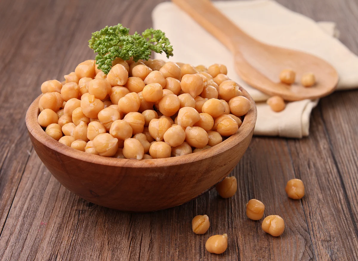 Eat chickpeas for daily dose of calcium. 