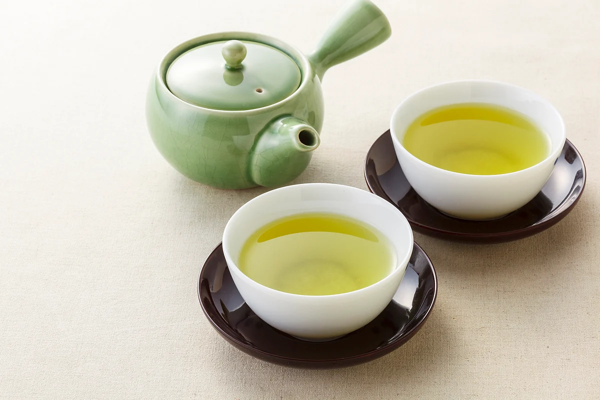 Green tea is a healthier alternative to coffee.