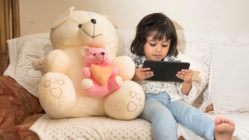 According to a study, it may not be a wise idea as they are likely to get addicted to screen time.