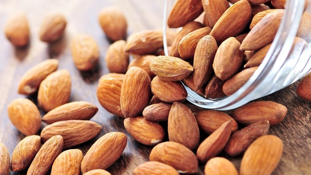Including almonds in your daily diet is a good measure against cardiovascular problems.