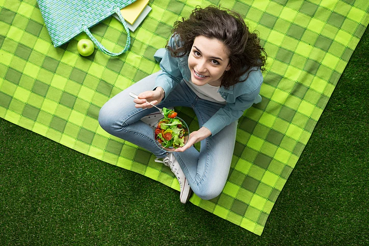 Here’s Why You Should Always Sit Down For a Meal