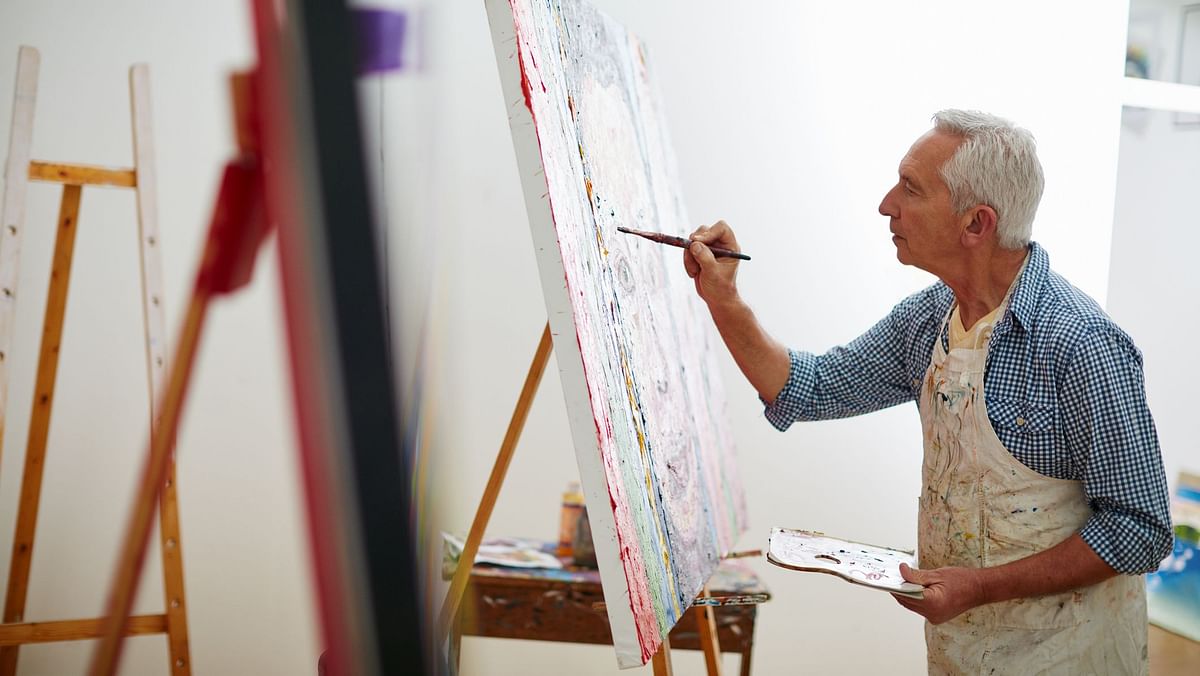 Drawing Better Than Writing for Retaining Memory For Older Adults