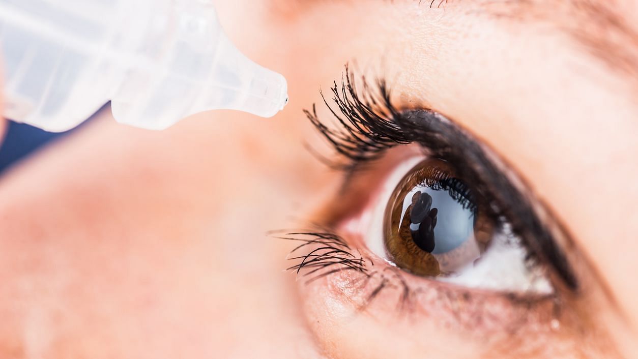 The eye drop consists of a fluid gel with a natural wound-healing protein called Decorin.