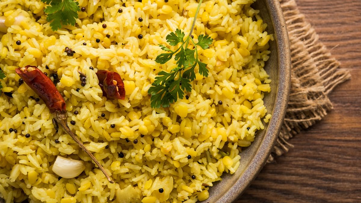 Light, warm and nurturing foods like khichadi are recommended.