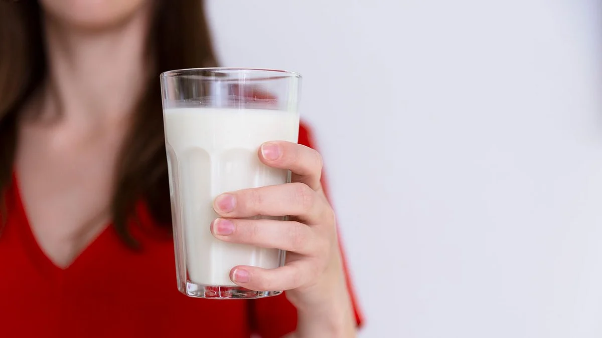 Milk cuts down cigarette craving.