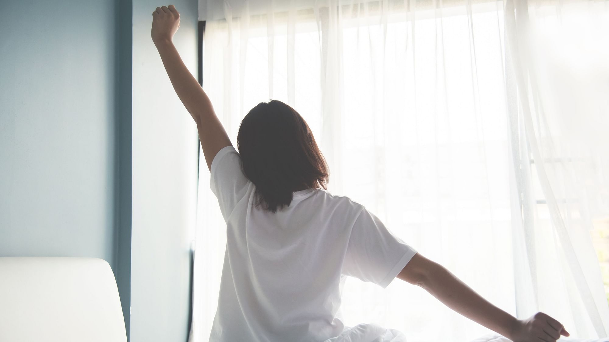 Scientists believe that waking up should be a natural act and not artificially induced. Here's how waking up early can help you.