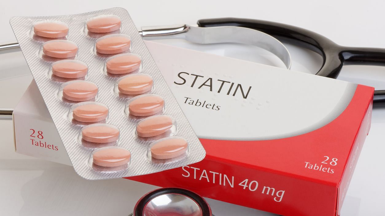 The use of statins is significantly associated with a reduction in the risk of mortality in dementia patients, according to a study.