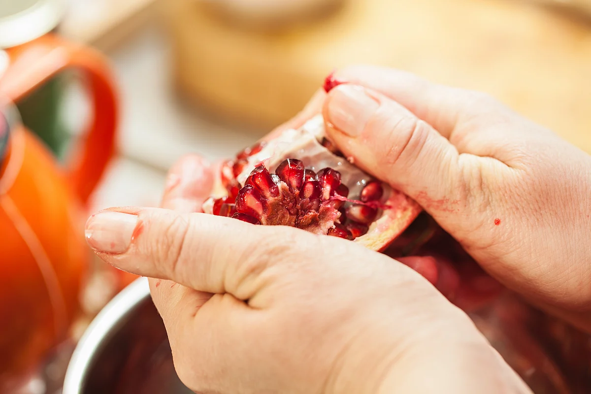 Dry pomegranate peels and dip them in honey.