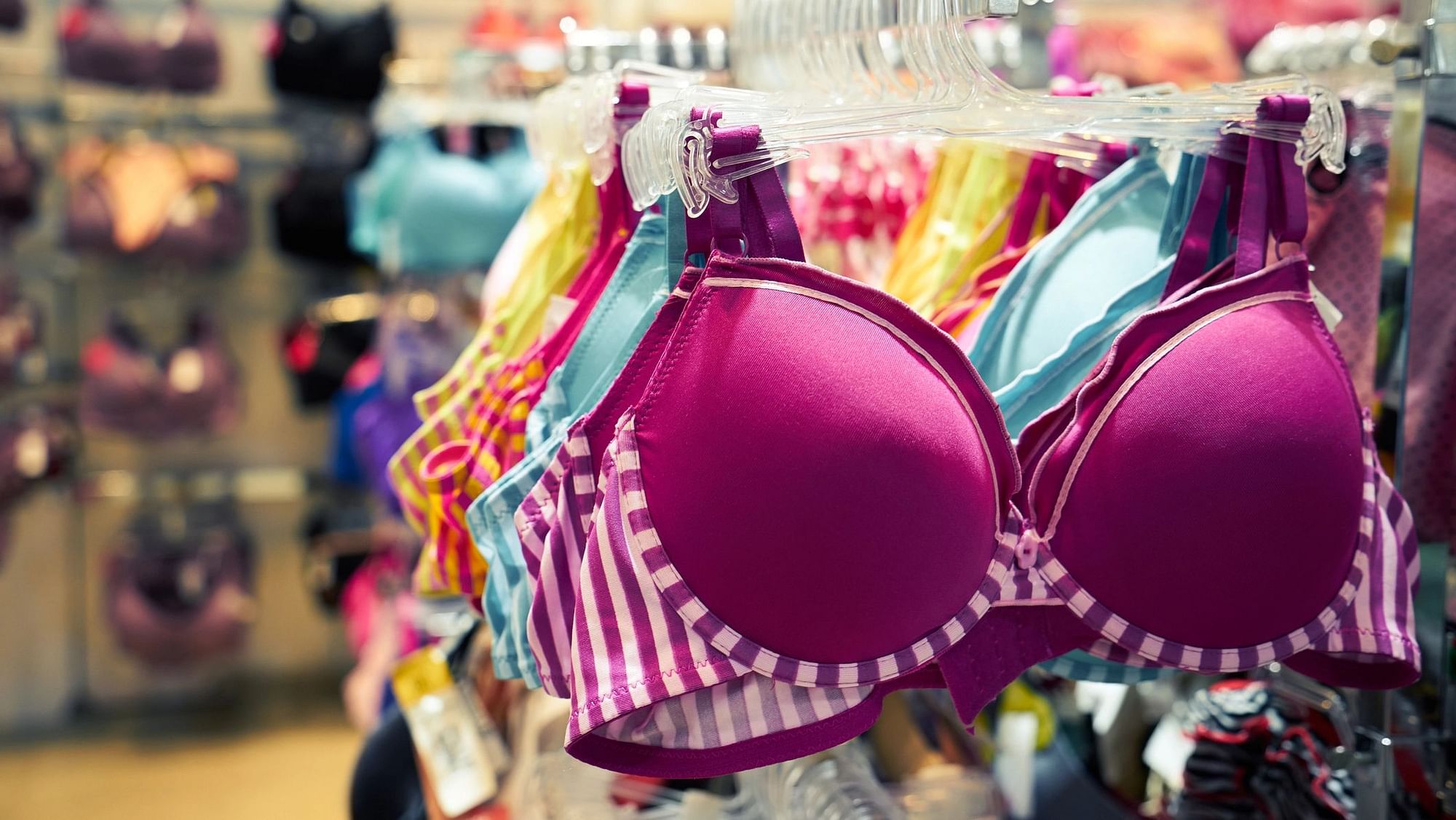 What can be the problems of wearing a wrong sized bra, and what's