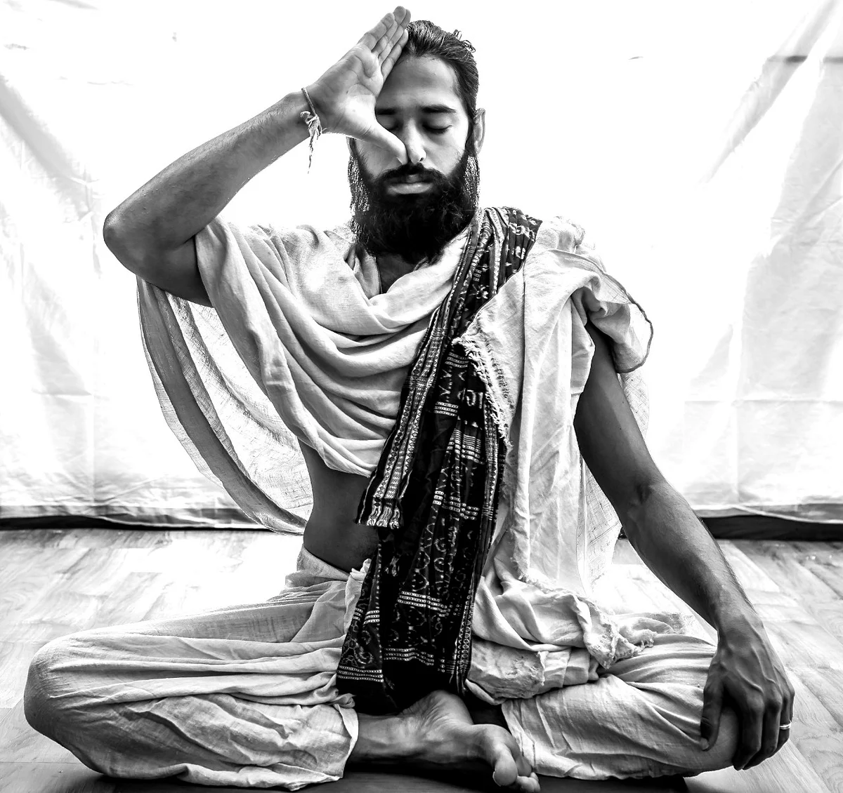 There is no retention (kumbhak) of breath in anulom vilom.