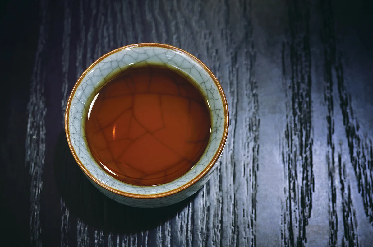 Both rose and oolong have their own individual benefits for the monsoon season, and combining them together gives you a winner of a recipe.