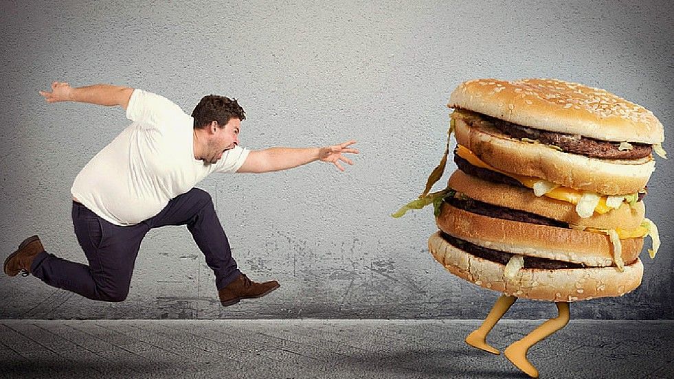 Researches Decode Why People Crave Junk Food After a Sleepless Night