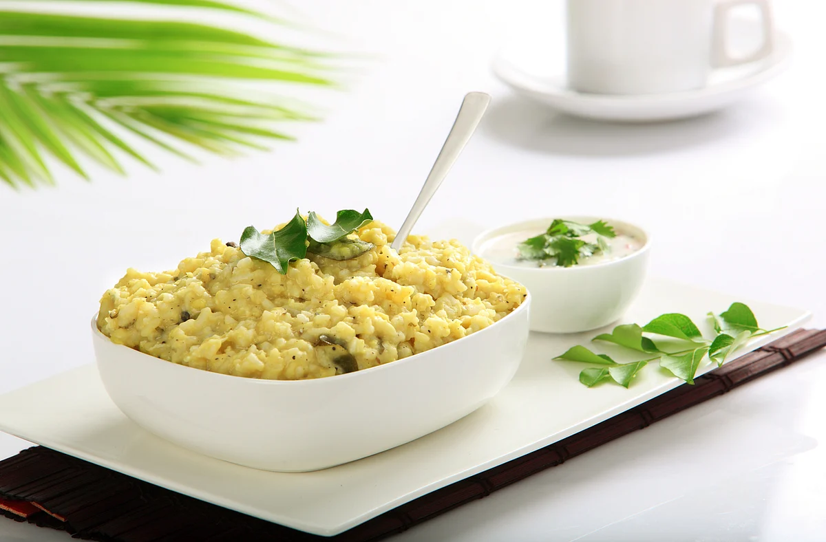खिचड़ी तीनों दोषों (वात, पित्त, कफ) को संतुलित करता है.