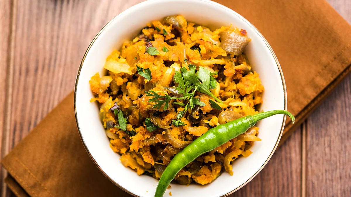 Zunka is a lot like Maharashtrian Pitla, just drier.