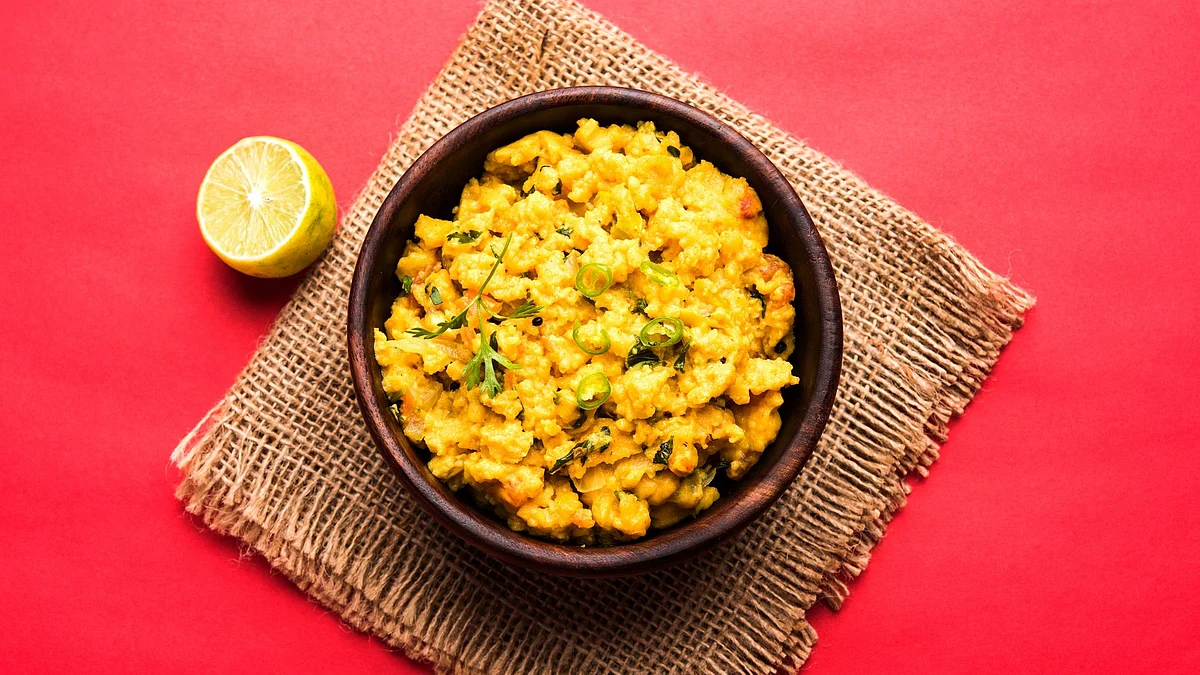 Maharashtrian Pitla is a tasty and healthy option and can be prepared quickly.