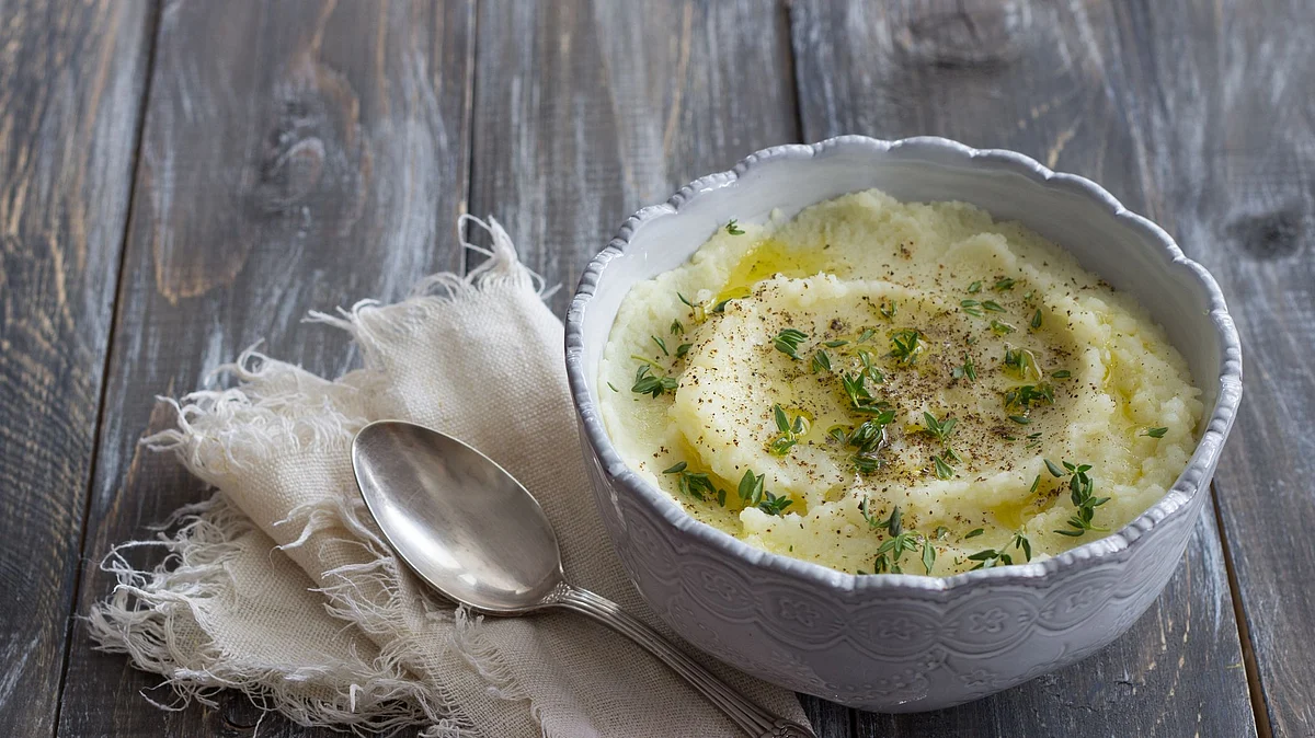 This works wonderfully as a light side dish