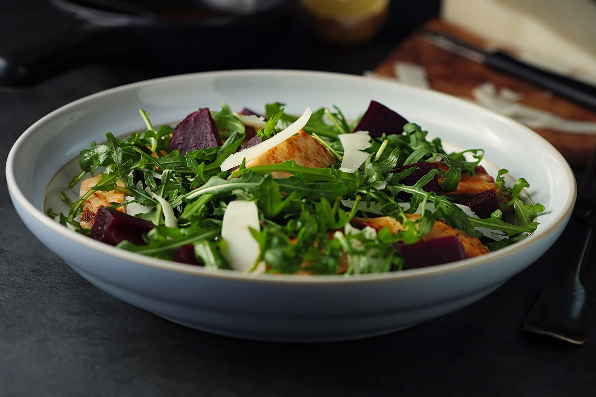 A beetroot chicken salad is very nutritious.