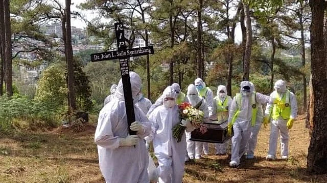 Dr Sailo’s funeral at Raitsamthiah Presbyterian Church cemetery.