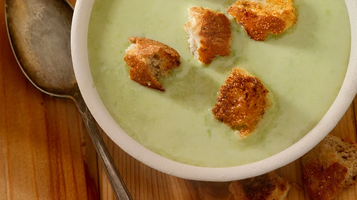 Cucumber Soup is very light and healthy for the stomach
