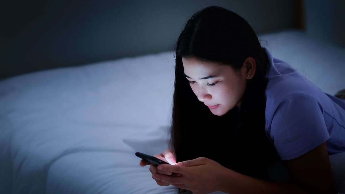 Teens Less Lonely if They Have Positive Interactions Online: Study