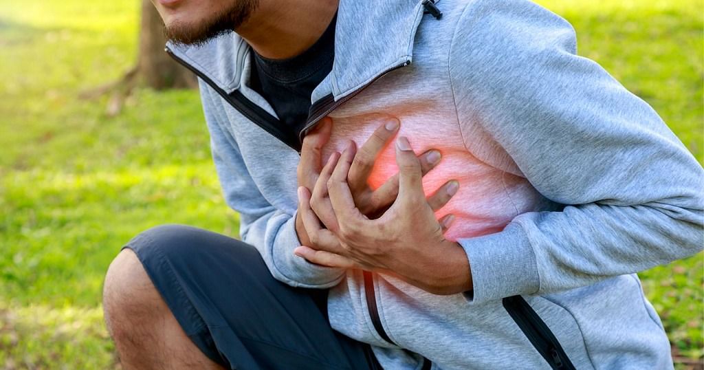 Heart Attack: एक्सरसाइज के दौरान ये लक्षण दिखें तो हो जाएं सावधान