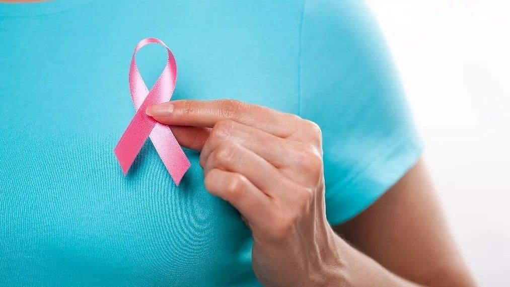 अक्टूबर स्तन कैंसर जागरुकता माह के तौर पर मनाया जाता है