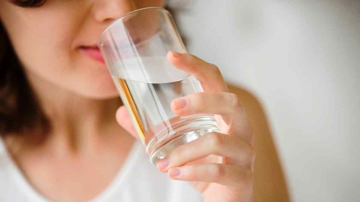 क्या पर्याप्त पानी पीना वजन कम करने में मददगार हो सकता है?