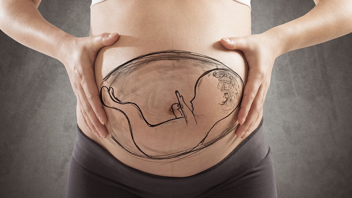 आयुर्वेद में गर्भधारण की तैयारी भावी माता-पिता के स्वास्थ्य की देखभाल से शुरू होती है