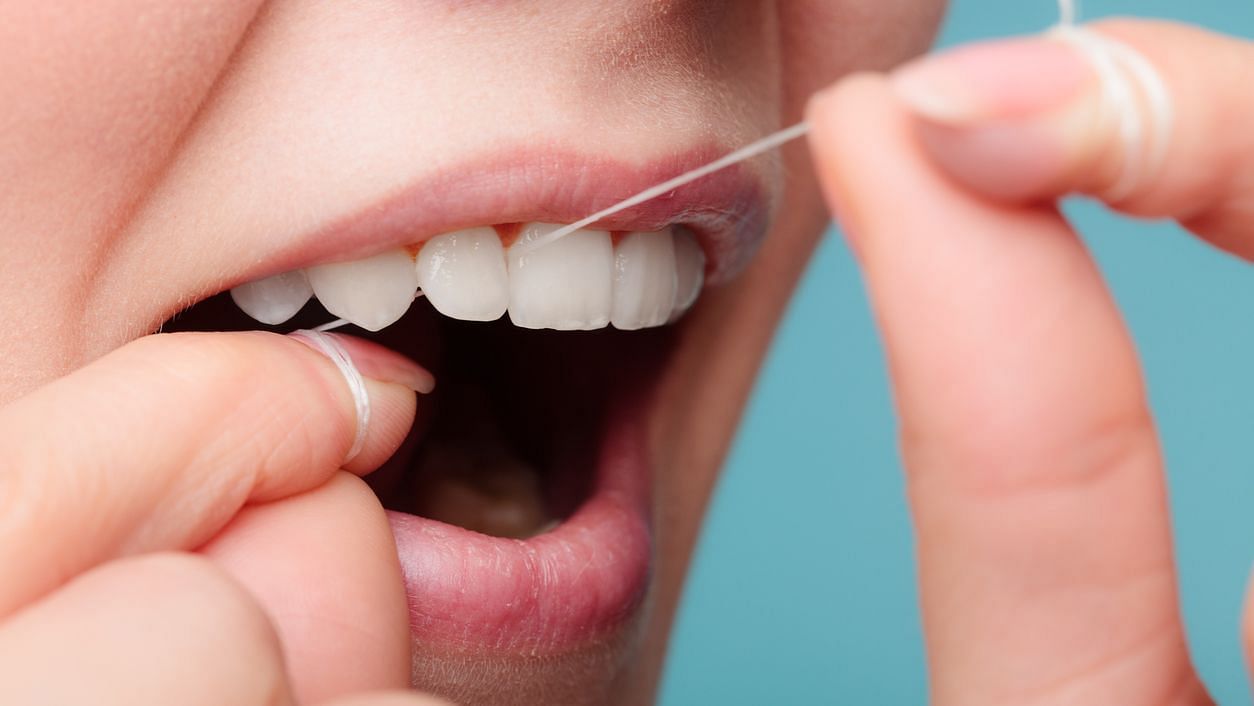 does-your-dental-floss-contain-toxic-chemicals