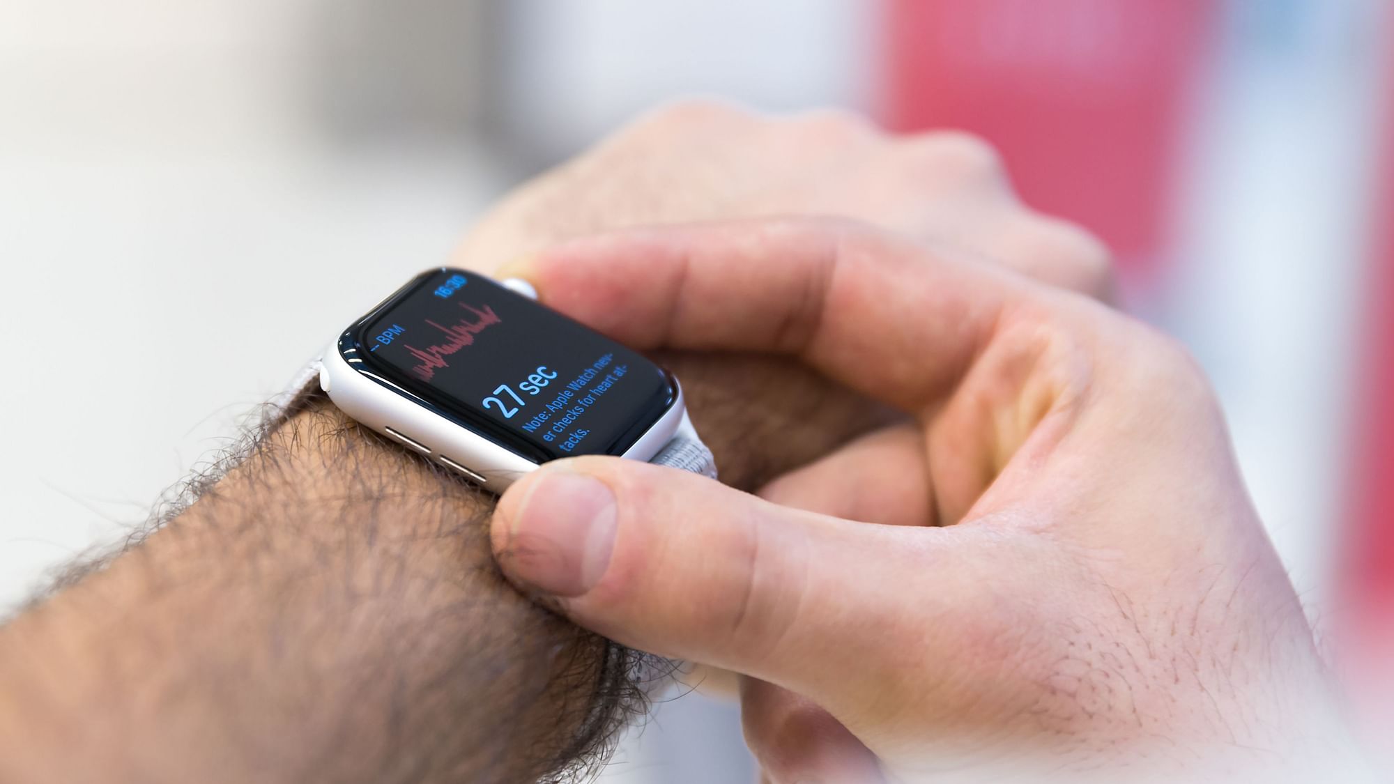 Checking ecg on online apple watch