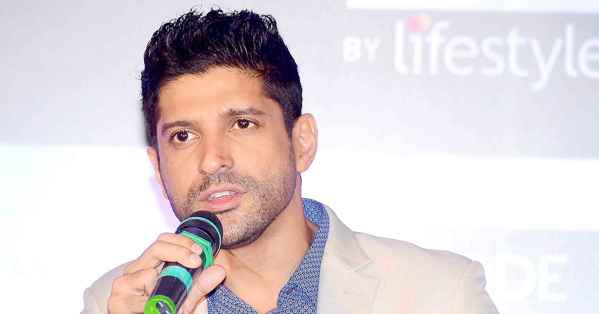 Farhan Akhtar Breaks Silence –Supports Hrithik Through an FB Post