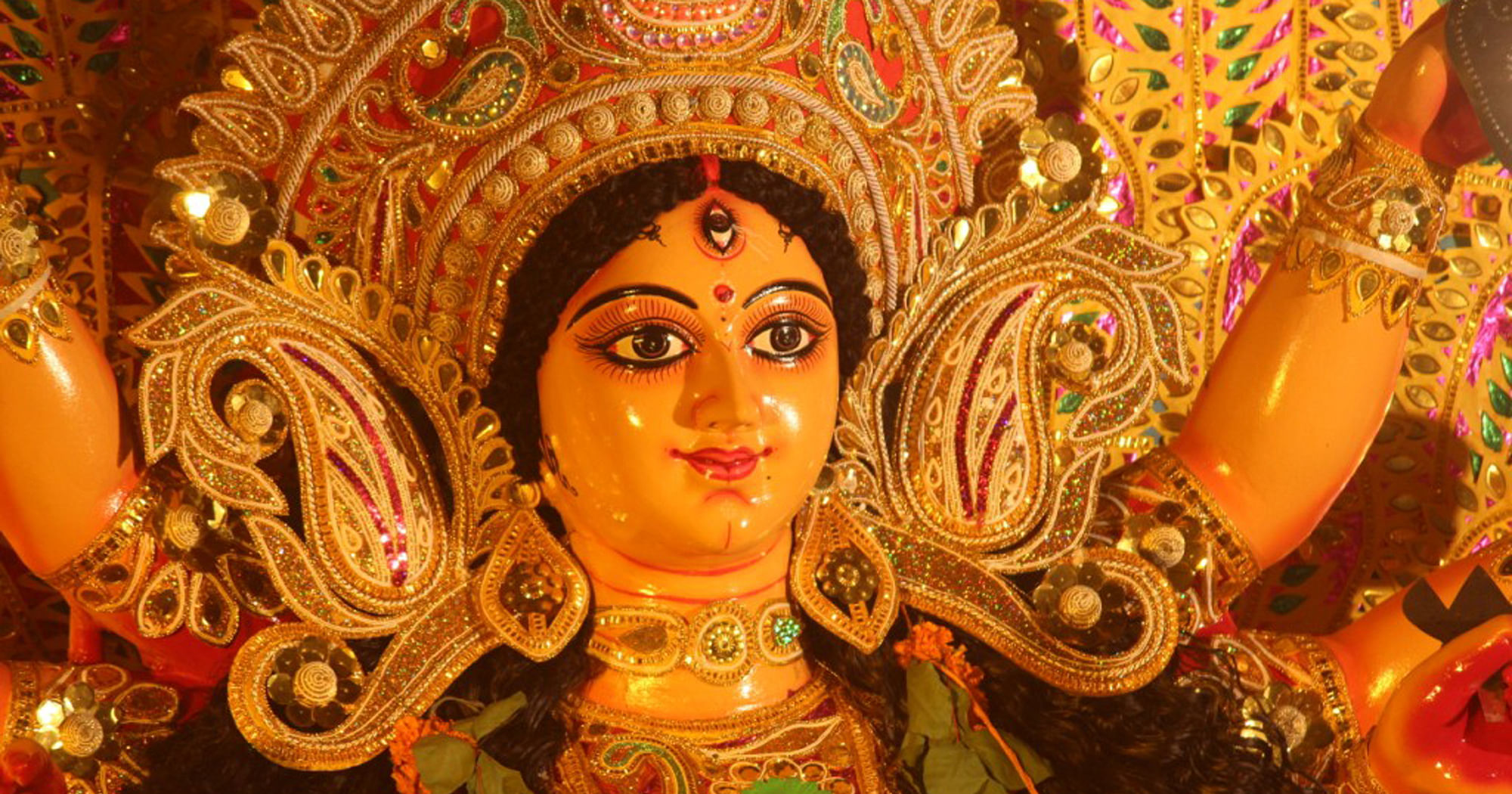 Kolkata Latest News: QKolkata: Women Cops In Demand For Pujo; Fine On RCTC