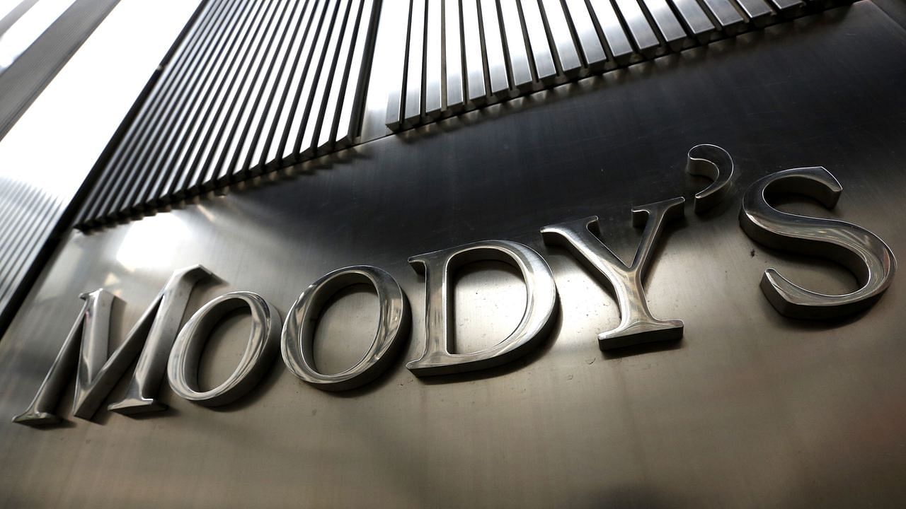 Moody's, Fitch Downgrade Russia's Credit Rating To 'Junk' Post ...