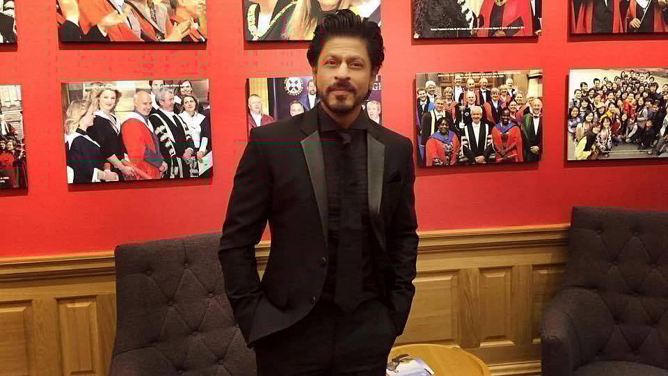 SRK Fans Have Already Begun the Actor’s Birthday Celebrations