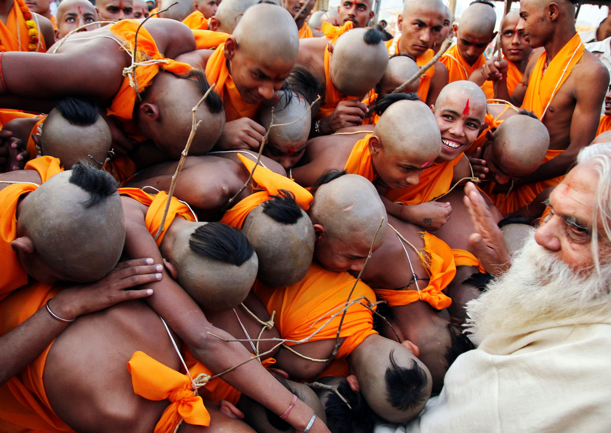 Индийские бритые монахи