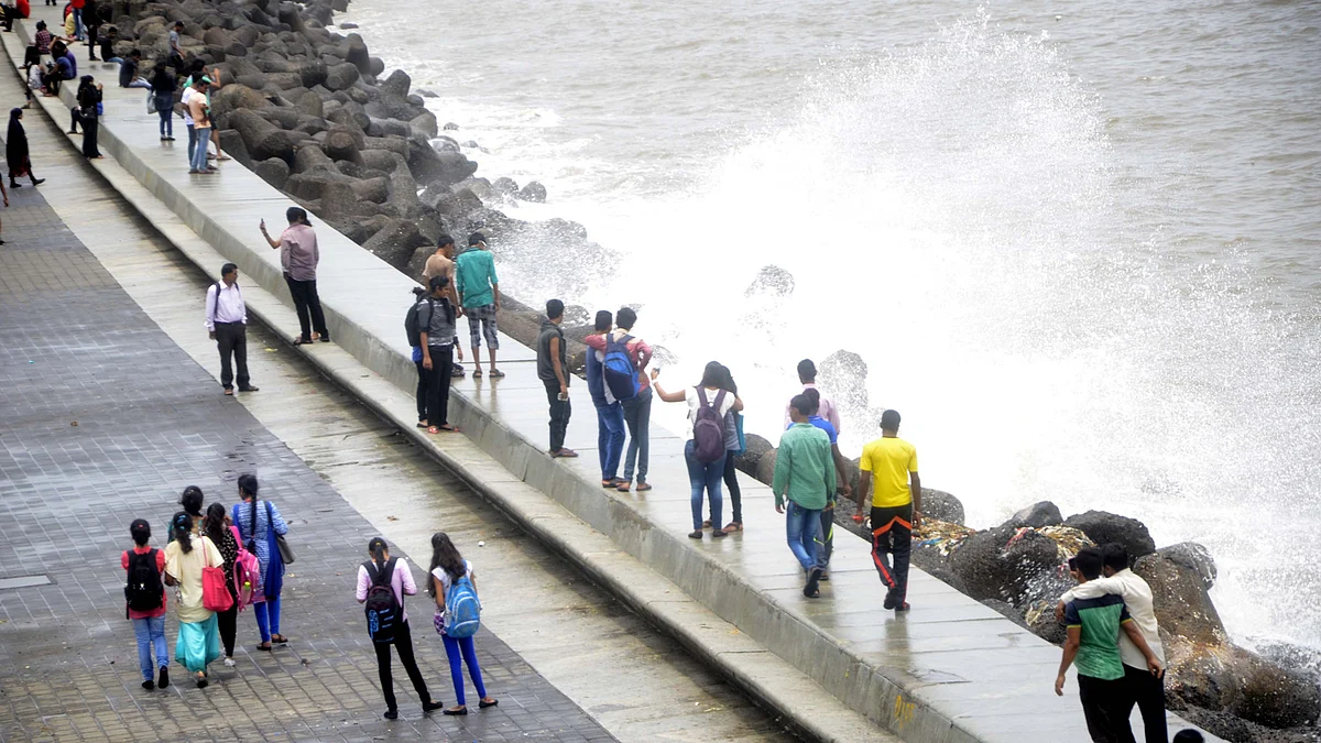 Mumbai Identifies ‘No Selfie Zones’ After Woman’s Death