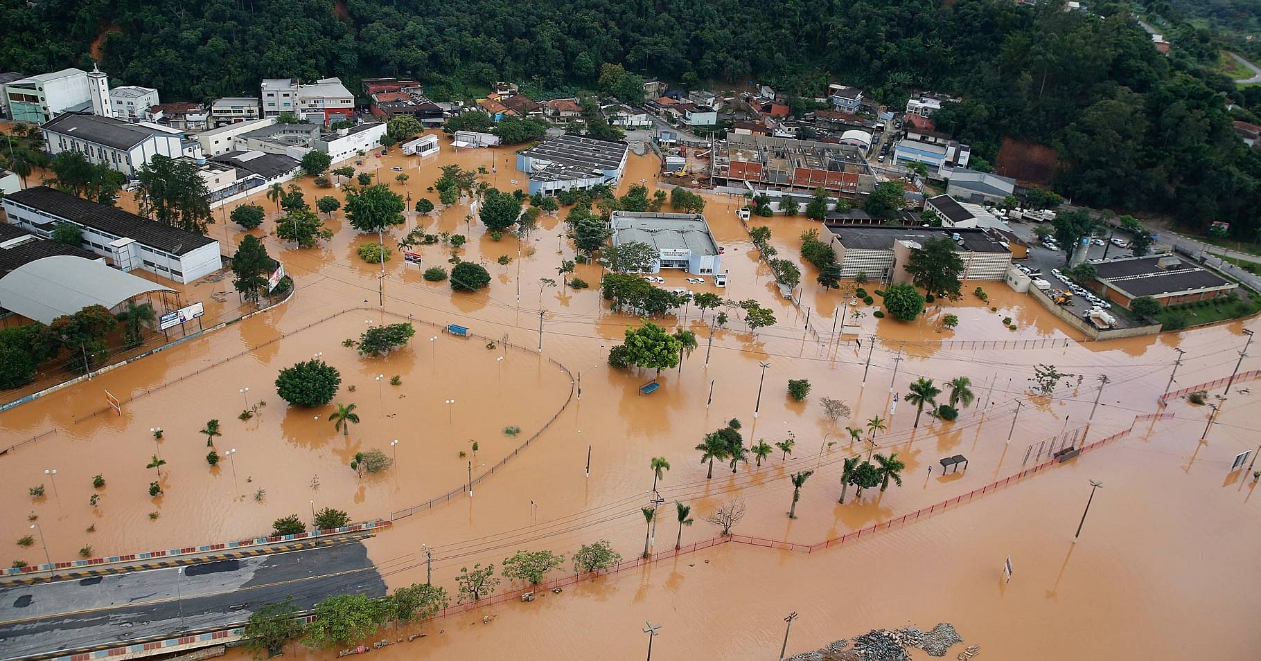 Floods and Mudslides Kill 16 People in and Around Sao Paulo