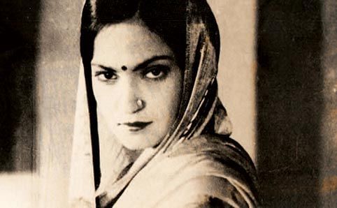 Begum Akhtar Birth Anniversary: Journey From Being The Tawaaif Of ...