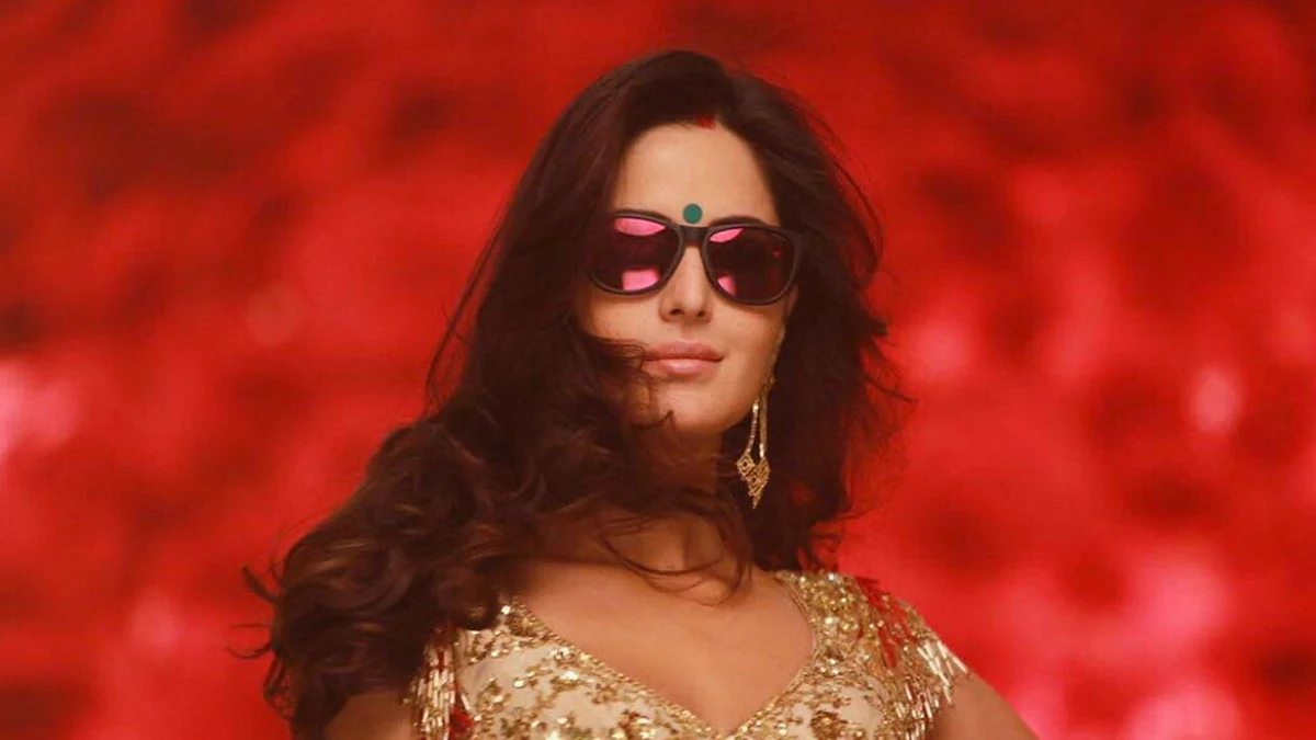 Katrina Kaif Sidharth Malhotra Sizzle In Kala Chashma Teaser Katrina Kaif Sidharth Malhotra Sizzle In Kala Chashma Teaser