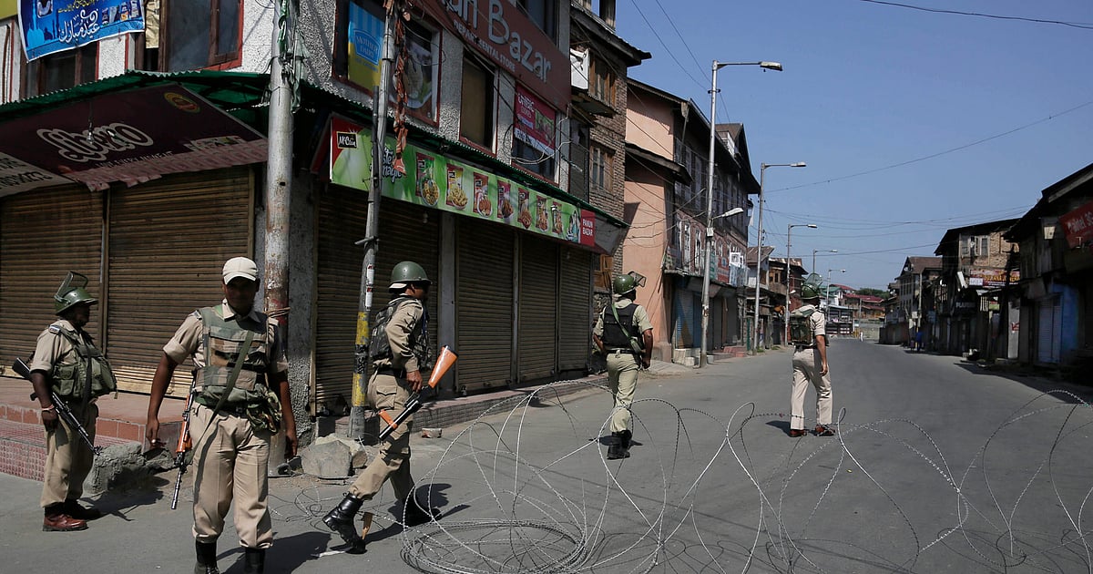 Kashmir Curfew, Protests and Shutdown Reaches 25th Day