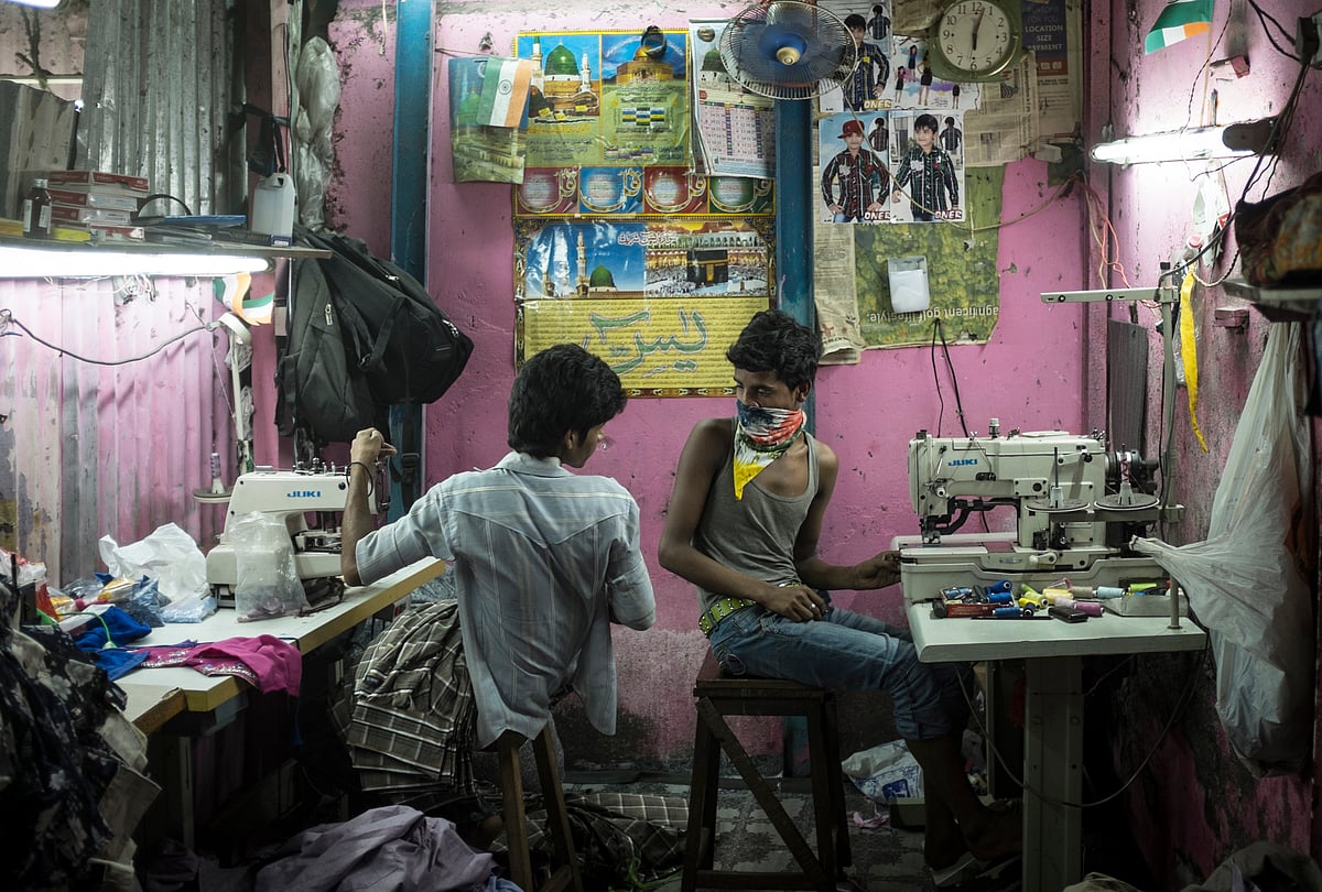 thriving-informal-economy-in-india-s-dharavi-defies-the-slum-label