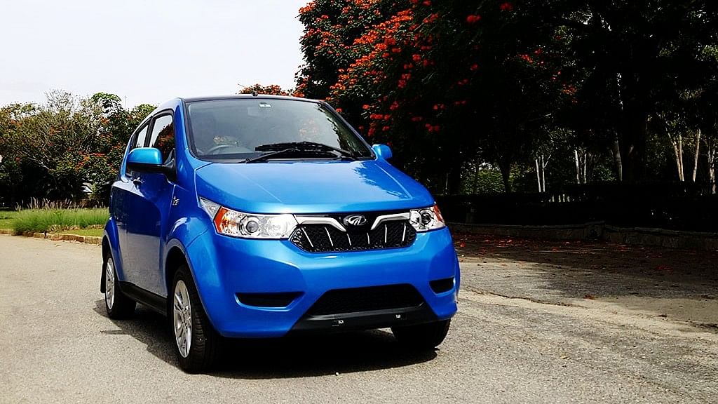 Mahindra deals e20 plus