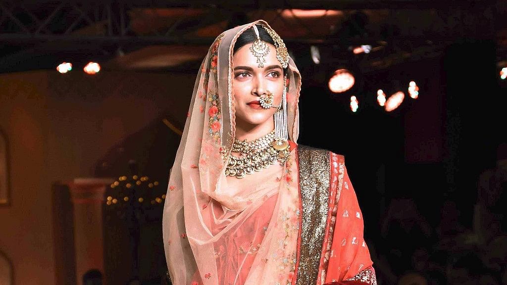 Padmavati hotsell ghoomar lehenga