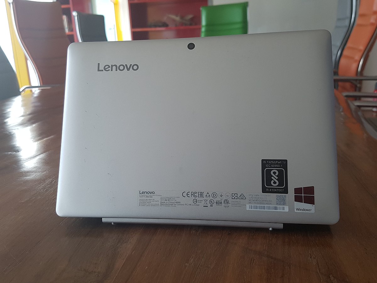 Review: Lenovo Miix 310 2-in-1 PC Gives You Long Battery Life