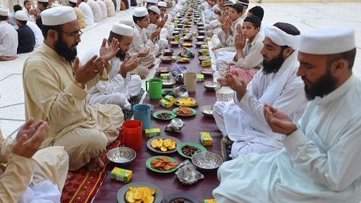 muslims fasting during ramadan