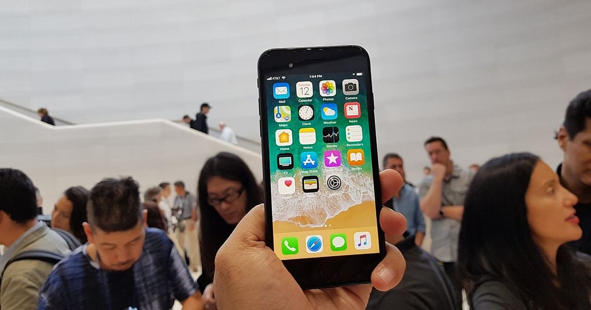 Apple iPhone Ranks Below Samsung and OnePlus in India Now