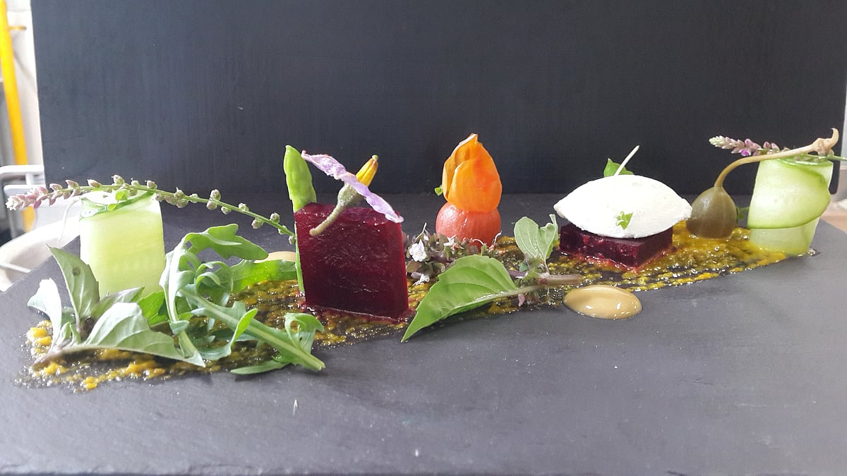 How to Cook With Flowers and Treat Them Before Cooking