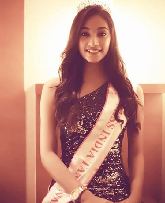 Miss India 2018 Miss World Manushi Chhillar Crowned Anukreethy Vas As The New Miss India
